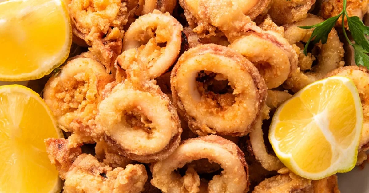 Fried Calamari (Kalamarakia Tiganita)