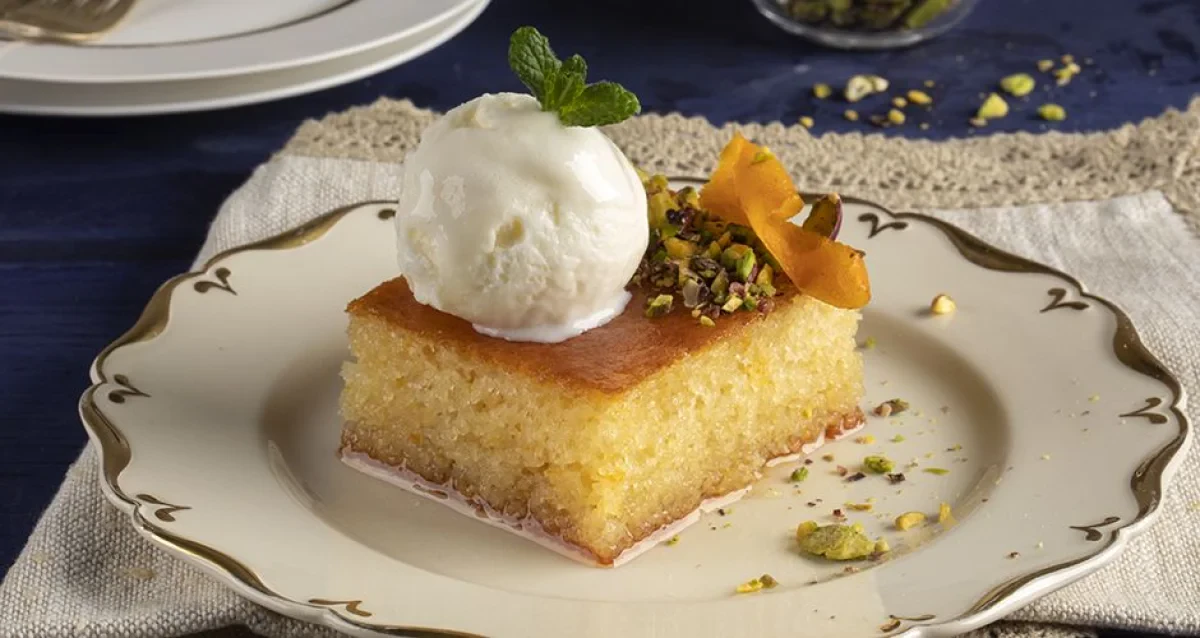 Ravani (Semolina Cake)