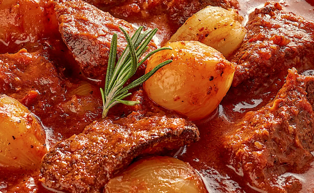 Beef Stifado with Shallots