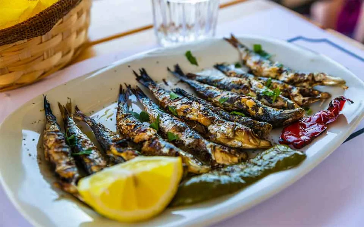 Grilled Sardines (Sardeles Skaras)