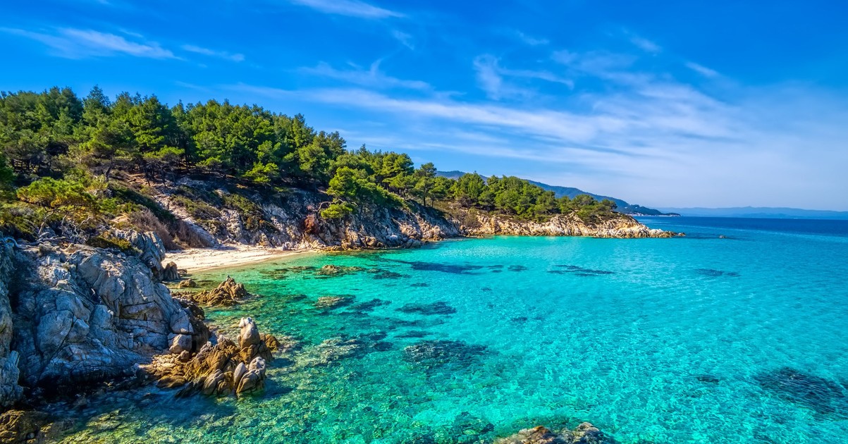 Greek Language Basics for Travelers: Essential Words and Phrases